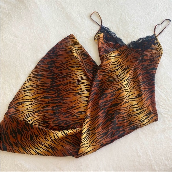 🌺SOLD🌺 Victoria’s Secret Silky Satin Tiger Print Vintage Maxi Gown Slip Dress - Picture 3 of 10